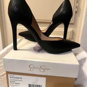 Jessica Simpson Claudette, Black Ditzy Snake leather print pump. NWOT.